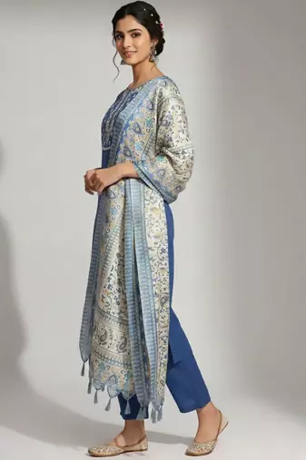smart women embroidered kurta with trousers with dupatta