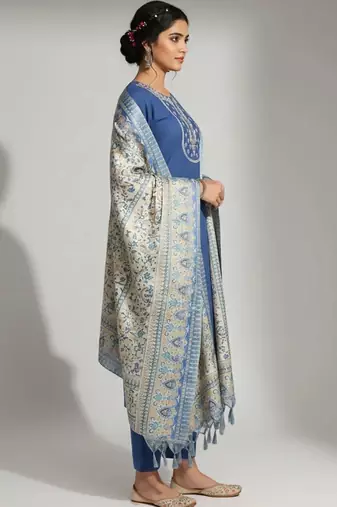 smart women embroidered kurta with trousers with dupatta