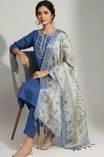 smart women embroidered kurta with trousers with dupatta