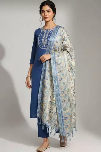 smart women embroidered kurta with trousers with dupatta
