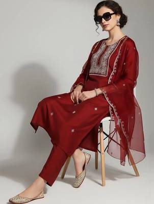structured women embroidered kurta with trousers with dupatta 5