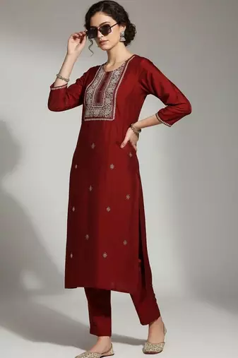 structured women embroidered kurta with trousers with dupatta