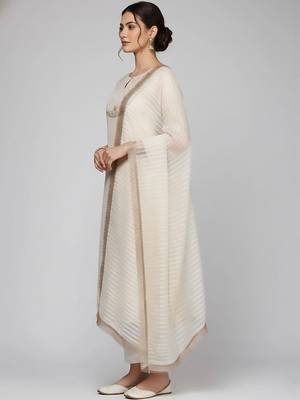 workwear women embroidered kurta with trousers with dupatta 3