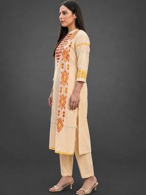 tailored women printed kurta with trousers 7
