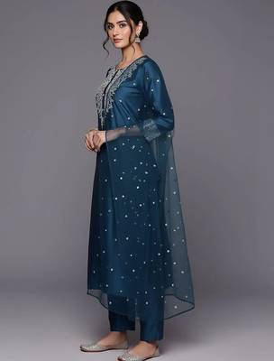 tailored women embroidered kurta with trousers with dupatta 3