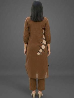 tailored women printed kurta with trousers 6