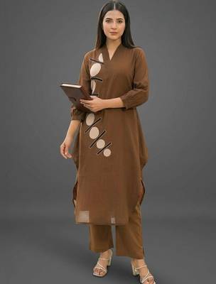 tailored women printed kurta with trousers 7