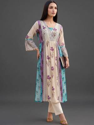 structured women printed kurta with trousers 3