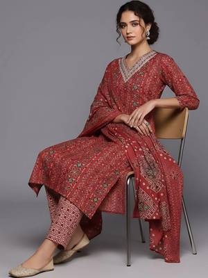 workwear women printed kurta with trousers with dupatta 4