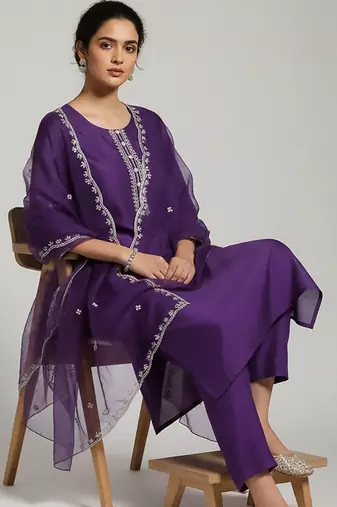smart women embroidered kurta with trousers with dupatta