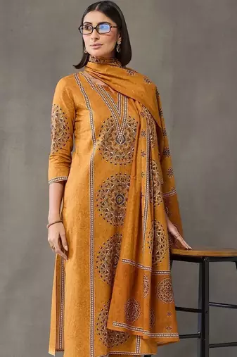 everyday workwear women printed kurta with trousers with dupatta