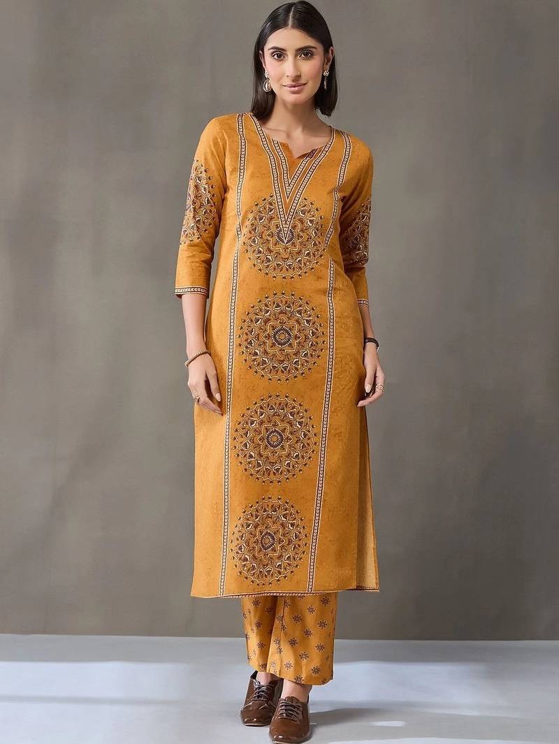 everyday workwear women printed kurta with trousers with dupatta