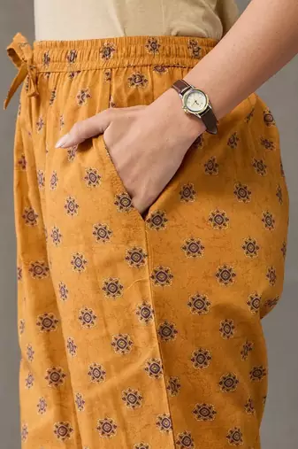 everyday workwear women printed kurta with trousers with dupatta