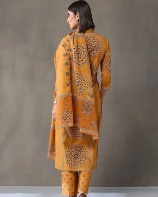 everyday workwear women printed kurta with trousers with dupatta 6