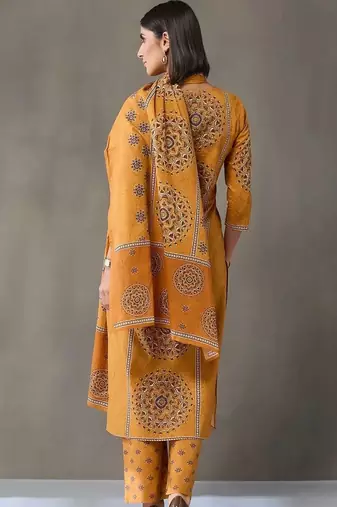 everyday workwear women printed kurta with trousers with dupatta
