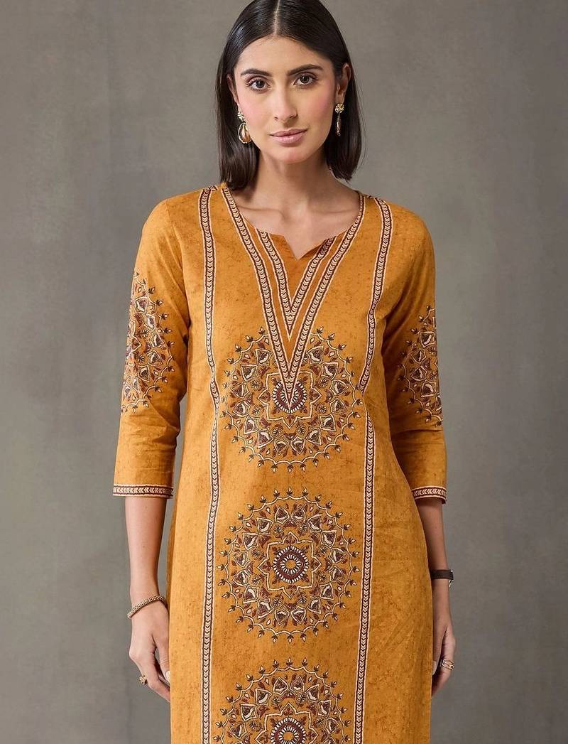 everyday workwear women printed kurta with trousers with dupatta