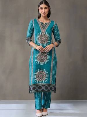 structured women printed kurta with trousers with dupatta 3