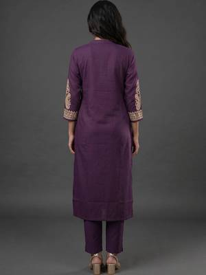 tailored women embroidered kurta with trousers 3