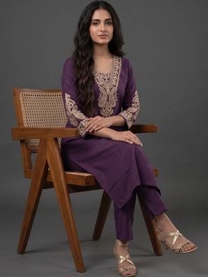 tailored women embroidered kurta with trousers 4