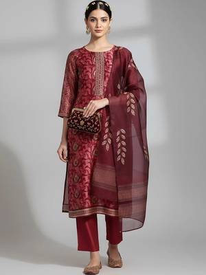 formal women printed kurta with trousers with dupatta 5