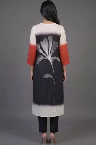 smart women dyed kurta with trousers