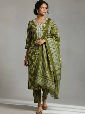 formal women printed kurta with trousers with dupatta 1