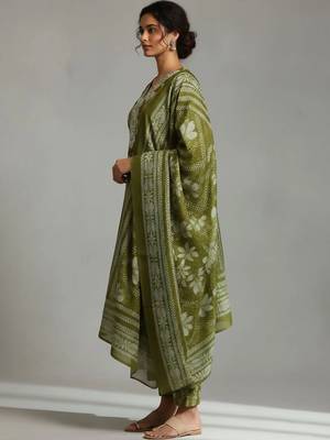 formal women printed kurta with trousers with dupatta 6