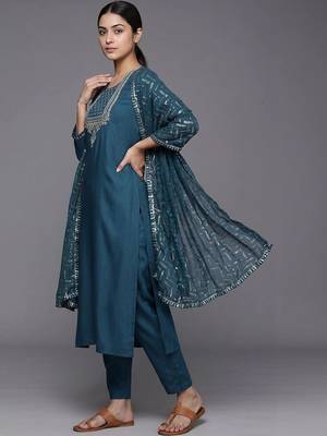 everyday workwear women embroidered kurta with trousers with dupatta 2