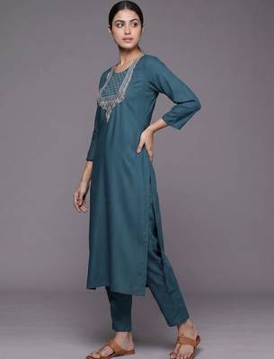 everyday workwear women embroidered kurta with trousers with dupatta 5