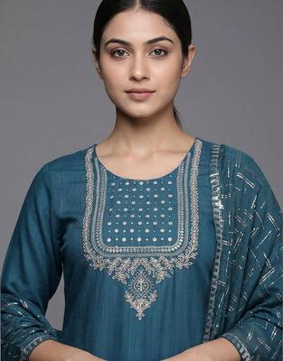 everyday workwear women embroidered kurta with trousers with dupatta 7