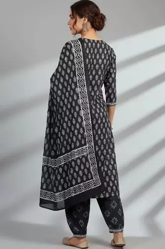 formal women printed kurta with patiala with dupatta