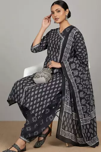 formal women printed kurta with patiala with dupatta