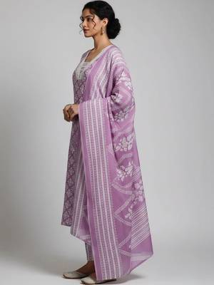 workwear women printed kurta with trousers with dupatta 3