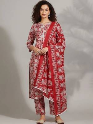 tailored women printed kurta with trousers with dupatta 1
