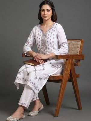workwear women embroidered kurta with trousers with dupatta 4