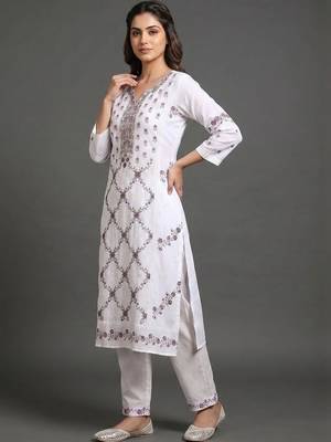 workwear women embroidered kurta with trousers with dupatta 5