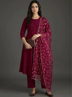 everyday workwear women kurta with trousers with dupatta 1