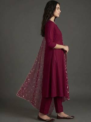 everyday workwear women kurta with trousers with dupatta 2