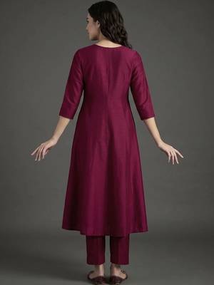 everyday workwear women kurta with trousers with dupatta 3