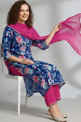 smart women printed kurta with trousers with dupatta