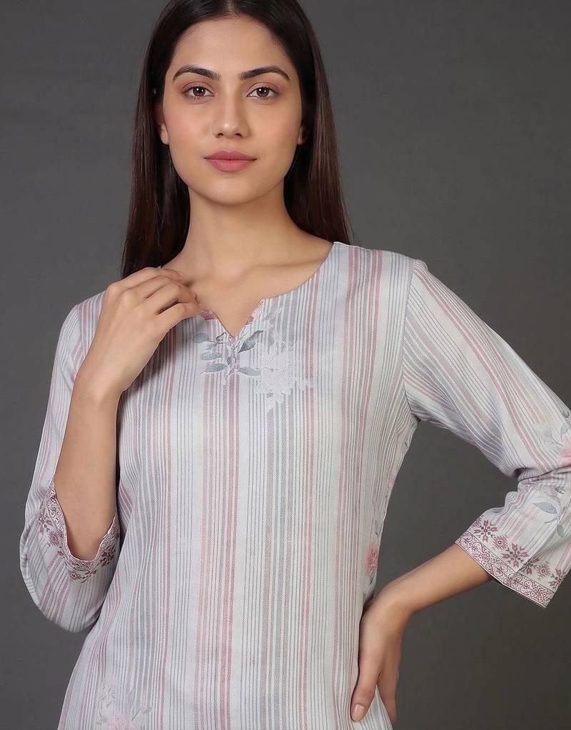 structured women printed kurta with trousers