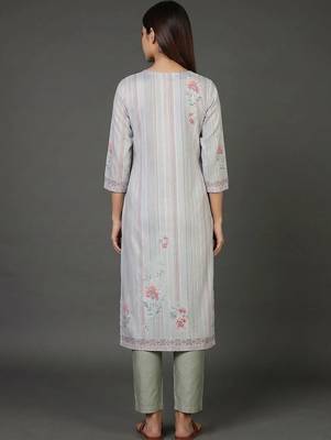 structured women printed kurta with trousers 6
