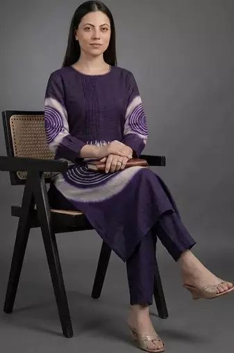 formal women dyed kurta with trousers