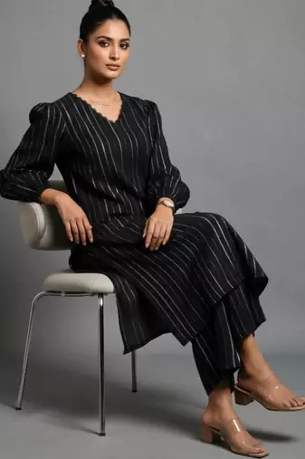 structured women striped kurta with trousers