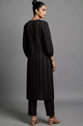 structured women striped kurta with trousers