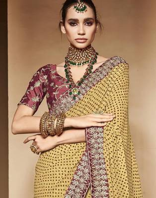 cream embroidered bandhani saree 3