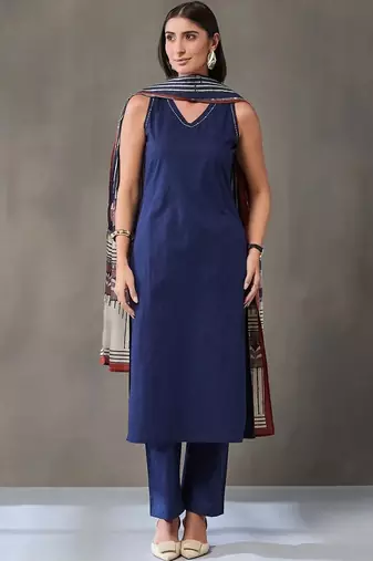 formal women ethnic motifs regular cotton kurta with trousers & with dupatta