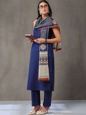 formal women ethnic motifs regular cotton kurta with trousers & with dupatta 5