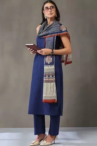formal women ethnic motifs regular cotton kurta with trousers & with dupatta