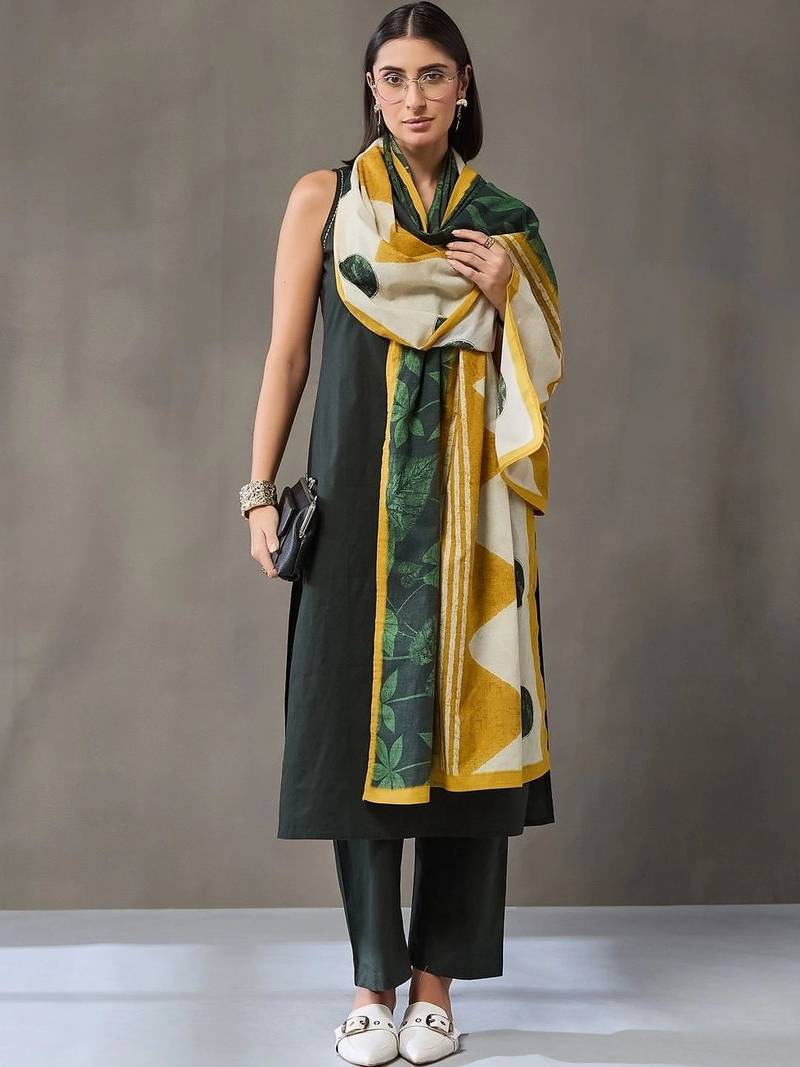 tailored women ethnic motifs regular cotton kurta with trousers & with dupatta